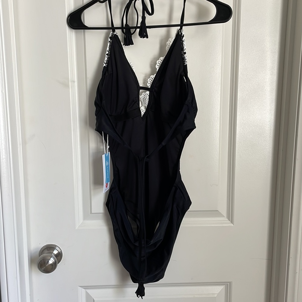 CUPSHE one piece swimsuit - Picture 3 of 4